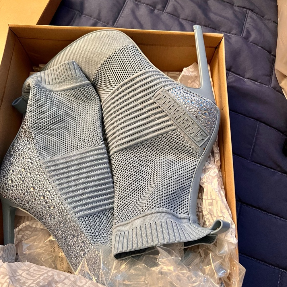 Steve Madden Light Blue Knit Ankle Boots 👢 - Picture 6 of 6
